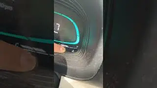 Q khule h car k Hood ??