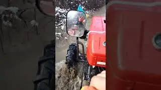 чуть не втопив трахтор