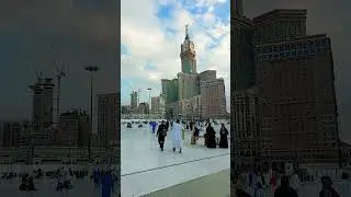 Pelataran Masjidil Haram diantara Hotel Hotel Bintang 5