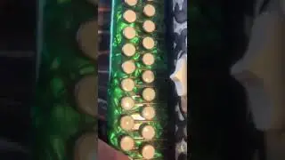 Гармонь на поляне. Игра на гармони справа по нотам