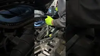 BMW X3 F25 замена обводного ролика и ремня
