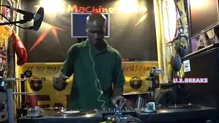 Quick mix of disco records.