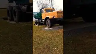 КрАЗ-256 — легендарный самосвал с кабиной из дерева!