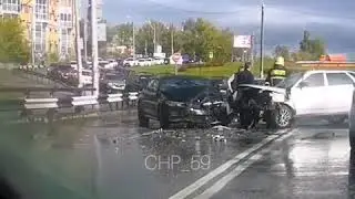 Две машины попали в ДТП в Перми