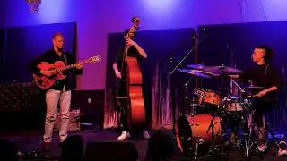Mack the Knife - Live at Dazzle