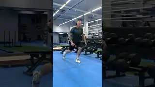 Выпады с подъемом ноги