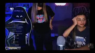 tenderliboy показала трусы и живот
