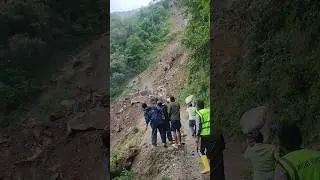 BIG LANDSLIDE IN SOLU NEPAL !! 🥵