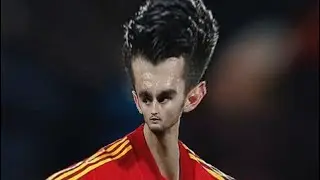 Morata is SOMETHING ELSE in that Spain Kit😂😂