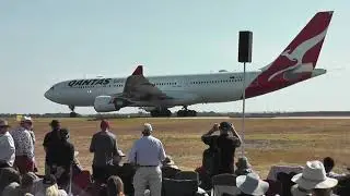 Avalon Airshow 2023- Qantas A330-200 Departure on the Friday. #airshow #aviation