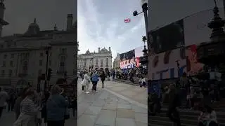 Busy London is just such a vibe🤙🤩