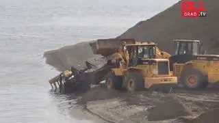 Трактор под водой