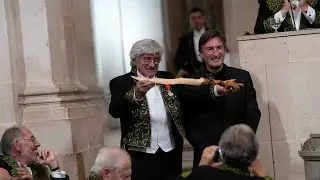 Séance d'installation de Giuseppe Penone à l'Académie des beaux-arts