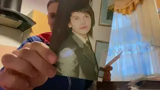 У родителей. Старые фотографии. Милки проехался «зайцем» в интерсити.