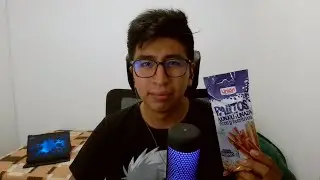 ASMR un update de mi último mes mientras tomo te y como palitos de ajonjolí // Whispering