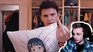 СТИНТ РЕАГИРУЕТ: АНИМЕ СКВАД - ЗАСТРЯВШИЕ В 16! Feat. Lida (Премьера клипа 2019)