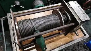 Mechanical winch for UAZ. Very powerful. 100 meters of cable.