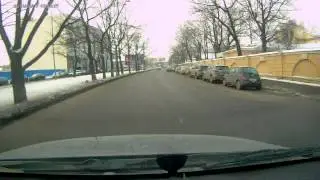 Сначала сигналил, а потом аварийкой мигал. Что это было?
