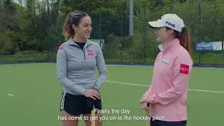 Hannah McLoughlin invited Leona Maguire onto the hockey pitch for a skills session.