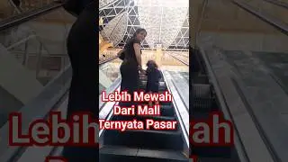 Bukan Mall atau Hotel tapi Pasar Tradisional yang Mewah dan Artistik 
