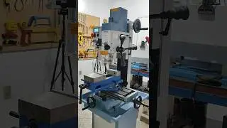 Learn a little about the MANROD MR222 milling machine