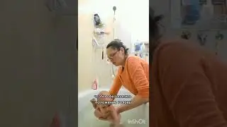 Как правильно держать и купать новорожденного