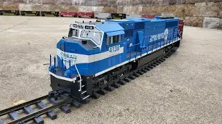 Conrail USA Trains SD70MAC AML Bethgon Hoppers G-Scale Outside Patio Layout