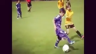 Messi / Ronaldo Kid Dribbling Football Around !! Crazy Football KID