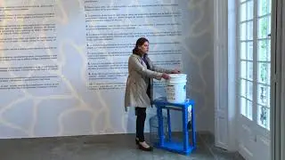 Conoce la Mesita Azul de Fundación Cántaro Azul, parte de la exposición 