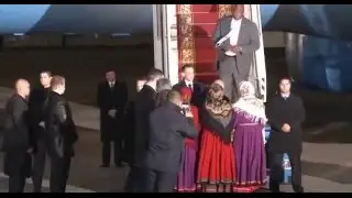 Байден толкнул Кличко в Борисполе