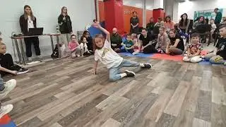 B-girl Кристи