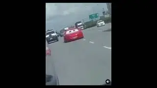 Маккуин едет доставать мать из канавы