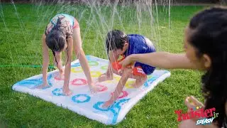 Hasbro Twister Jr Splash Game: SPLASHY Spin on the Classic Game!