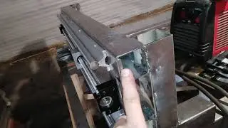 Станок с ЧПУ рельсы и винт портала установлены