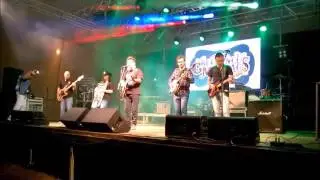 CREEDENCE MANIACS & SID FOLK'S TRIO - LOOKING OUT MY BACK DOOR