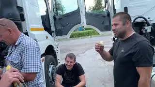 Купил ковры в Камаз , съездил в Менделеевск на Чоловского 15/1.