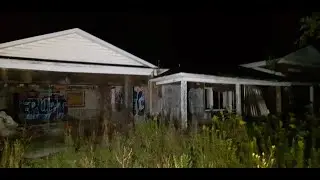 SOMETHINGS IN THE HOUSE!!! Abandoned, DISGUSTING, Beyond Decayed House!!!!