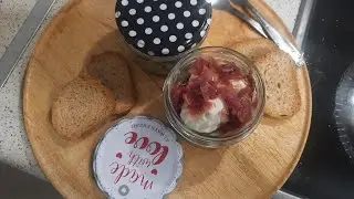 Mousse de setas con jamón en bote