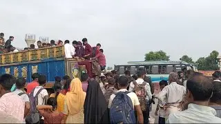 যেভাবেই হোক যেতে হবেই পরিস্থিতি। সিরাজগঞ্জ রোড,  গোল চত্বর, সিরাজগঞ্জ। #sirajganj