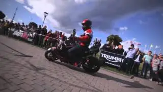 Awesome Street Stunts - PEOPLE ARE AWESOME [#1]