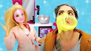 Barbie ile kız çocuk videosu. Barbie Ümit'i zorla sahte kuaföre götürüyor. Kuaför oyunu!