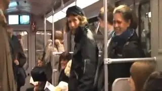 Как заставить смеяться всех в метро avi