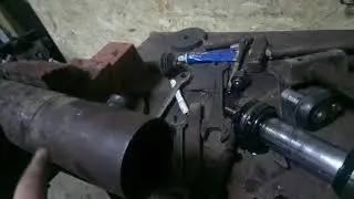 How to disassemble a hydraulic cylinder
