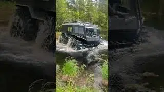Вездеход "ВЕДУН"учимся плавать в болотце.