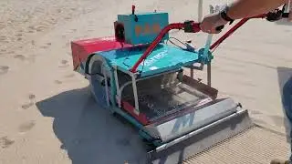 Electric Delfino  2.0E walk behind Beach Cleaner