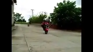 manobra de moto wheeling