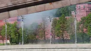 Стрельба из пушек. Москва.