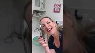 קוביות שוקולד, שומשום ואגוזים