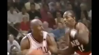 Michael Jordan Fadeaway Video clip  (Unguardable)