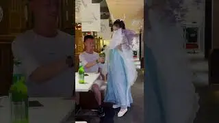 Nhân Viên Bá Đạo Nhất Trung Hoa|开啤酒把小哥吓到了😂#Shorts #funny
